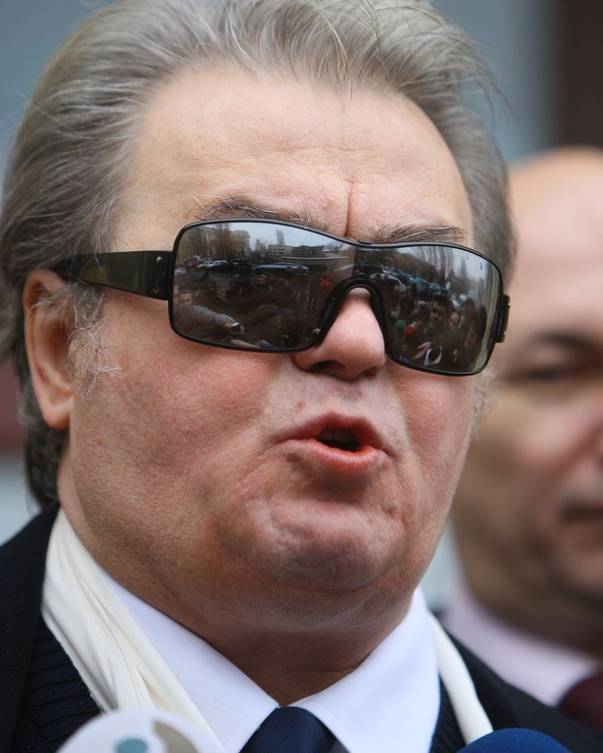 MORI DE RÂS! Oana Zăvoranu, baladă pentru Vadim Tudor