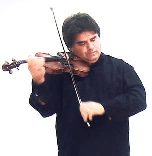 Încărcaţi în căruţă şi duşi să asculte Enescu | Pregătiri de excepție în comuna natală a marelui artist, pentru un concert special