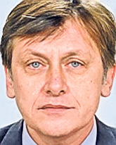 Ei sunt «dinozaurii» din Casa Poporului