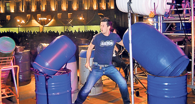 Partidele se bat în cântăreţi. Listele pentru alegerile parlamentare sunt pline de populari, folkişti sau hip-hoperi