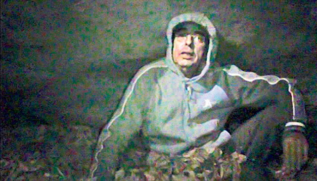 Bear Grylls de România! Şi-a făcut «bârlog» ca să nu moară în munţi