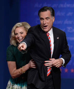 Mitt Romney şi soţia lui, Ann, ambii în vârstă de 63 de ani, au împreună cinci copii