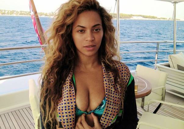 Beyonce, mai FRUMOASĂ NEMACHIATĂ? Uite ce bine arată fără machiaj!
