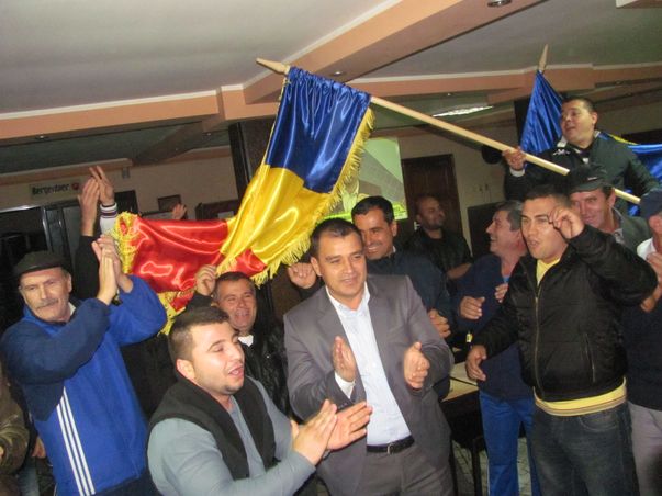 De la DISPERARE la BUCURIE. Cum a trăit tatăl lui BUTE meciul, în casa de la Pechea | FOTO