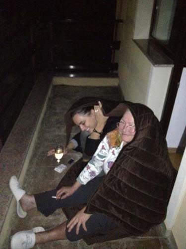 CATRINEL MENGHIA e frumoasă şi cu pătura pe cap. Are însă UN VICIU de care NU se poate lăsa | FOTO în articol