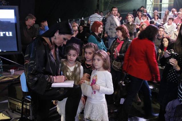 Ce fac jurații și vedetele în pauzele de la "Dansez pentru tine"? Imaginile pe care nu le vezi la TV