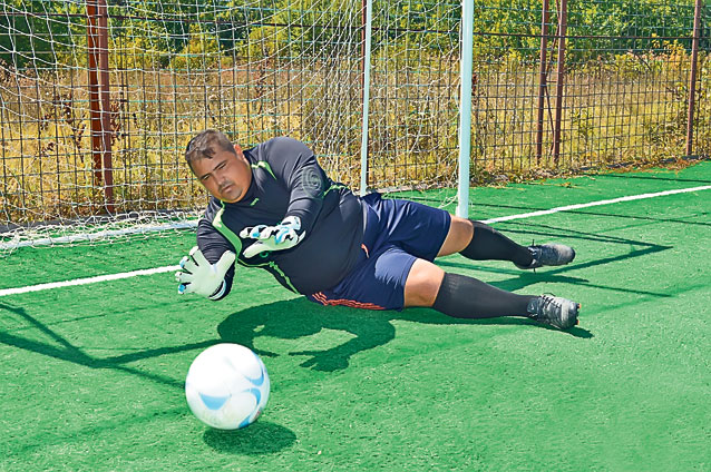 Goalkeeper, categoria supergrea | Cel mai gras portar din lume, Daniel Badislav, joacă la Ciorogârla, Ilfov