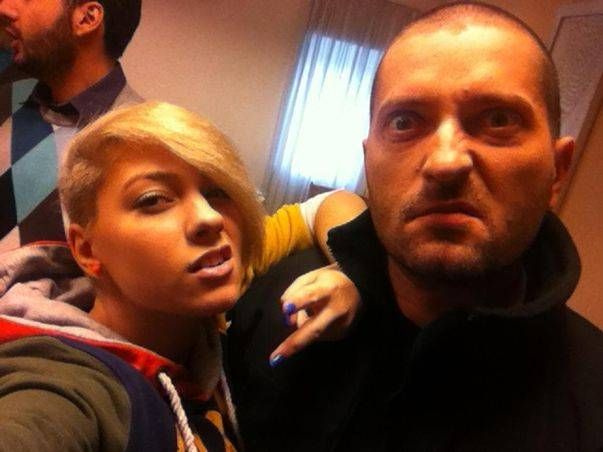 CHELOO, iubit de o puștoaică de 18 ani. O RECUNOŞTI?