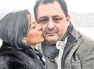 Oana Mizil, iubita primarului sectorului 5 al Capitalei, a intrat pe mâna recuperatorilor! Vanghelie, tu ce păzeşti?