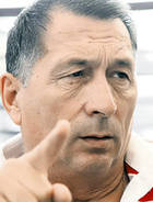 Să nu vi se aplece, băieţi! Abuzul de energizante precum cele consumate de stelişti creşte riscul apariţiei alcoolismului