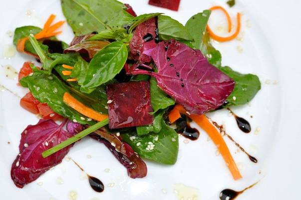 Uite ce MĂNÂNCĂ Olivia Steer pentru a se menține SĂNĂTOASĂ și FRUMOASĂ!