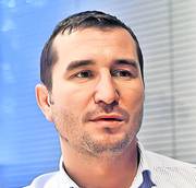 Constantin Iosef a pus capăt căsniciei cu Teo Trandafir, invocând dorul de copiii lui care trăiesc în Franţa. Costi, de ce nu-i spui adevărul?