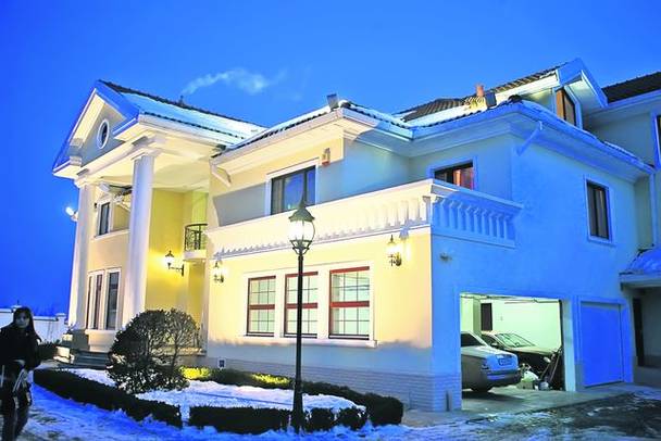 Vila de la Izvorani unde Moni a locuit cu fostul ei soț, Irinel Columbeanu