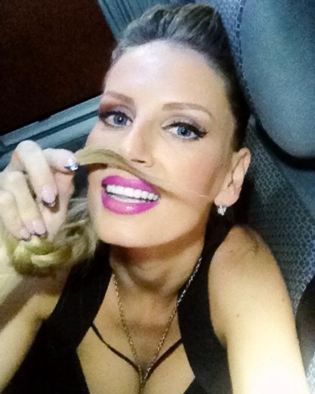 Andreea Bănică ARE DITAMAI MUSTAŢA! Uite cum arată | FOTO ÎN ARTICOL