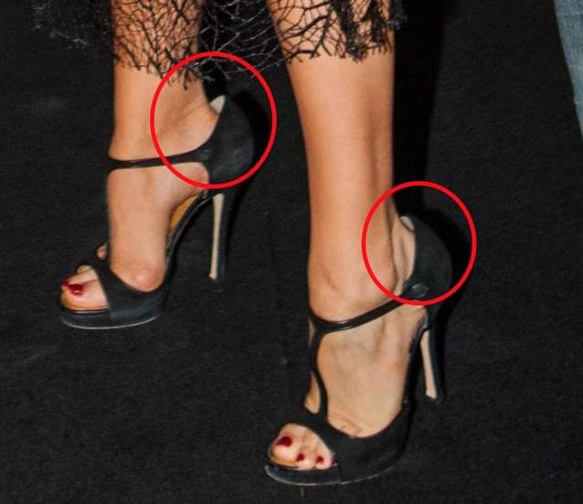 PĂSĂRICI LA VEDERE, MÂNCARE ÎNTRE DINŢI SAU PIELE NEEPILATĂ! Uite care sunt CELE MAI PENIBILE GAFE, pe care le-au făcut vedetele de top de la noi, în 2012 | FOTO