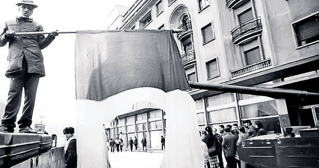 Aşa a fost cu 23 de ani în urmă | Nicolae Ceaușescu, alungat de tineri