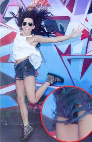 PĂSĂRICI LA VEDERE, MÂNCARE ÎNTRE DINŢI SAU PIELE NEEPILATĂ! Uite care sunt CELE MAI PENIBILE GAFE, pe care le-au făcut vedetele de top de la noi, în 2012 | FOTO