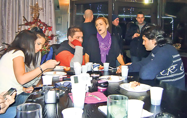 Coregraful CORNEL PĂSAT şi-a încordat muşchii nu pe ringul de dans, ci pentru tovarăşii lui: «M-am chinuit să tai porcul» | FOTO