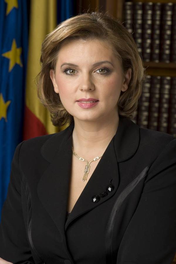 O fostă Miss România pierde fotoliul de deputat. Vezi ce fost lider al PDL va sta acasă în următorii patru ani!