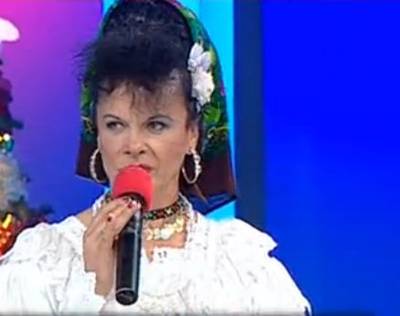 ÎŢI PLACE CUM ARATĂ DE LA SPATE? Stai să o vezi pe ROMÂNCA ACEASTA din faţă. O să RĂMÂI MUT! 