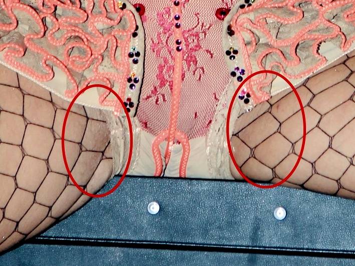 PĂSĂRICI LA VEDERE, MÂNCARE ÎNTRE DINŢI SAU PIELE NEEPILATĂ! Uite care sunt CELE MAI PENIBILE GAFE, pe care le-au făcut vedetele de top de la noi, în 2012 | FOTO