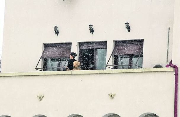 Dana, văduva regretatului regizor, a recuperat rămăşiţele pământeşti de la Crematoriul Uman Vitan-Bârzeşti ale lui Sergiu Nicolaescu în mare secret, prin complicitatea unei firme de pompe funebre