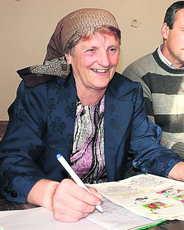 Stanca Tudoroiu (61 de ani) este în clasa a XII-a la seral