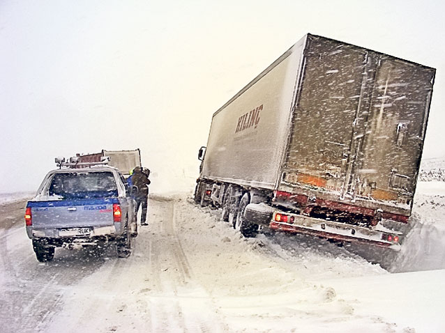 N-au ajuns la înmormântare din cauza viscolului