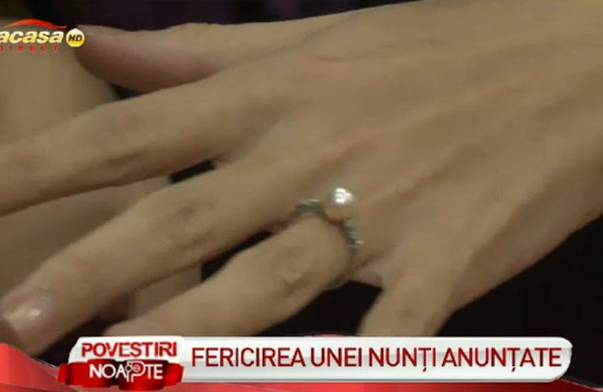 Așa arată inelul de logodnă primit de Oana Ioniță / captura Acasa TV