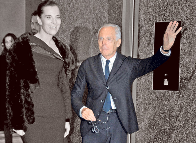 Trei români au furat, în Italia, două tone de haine de lux | Au şterpelit costume Armani de două milioane de euro