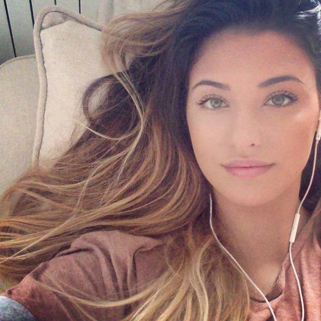 Antonia, BLONDĂ sau BRUNETĂ? Cum îți place mai mult?