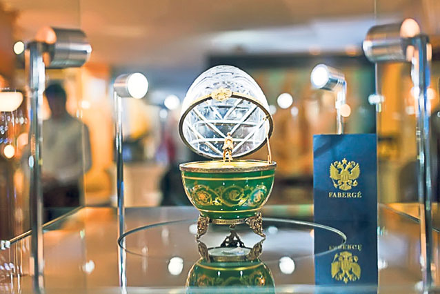 Arabii bogaţi sparg milioane la târgul de lux din Dubai