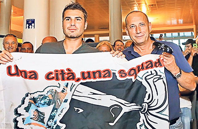 Adrian Mutu face pe nebunul ca să plece din nesigurul oraş corsican Ajaccio | Şi-a prelungit vacanţa la soare cu două zile!