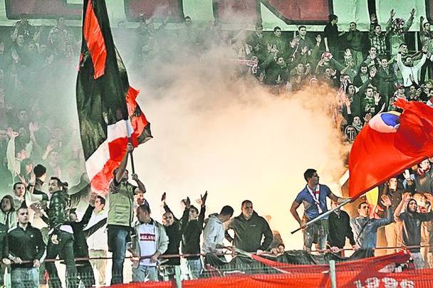 Fanii se pregåtesc de prote Fanii se pregåtesc de prote