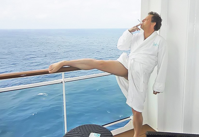 Leonard Miron iubeşte de 10 ani acelaşi bărbat