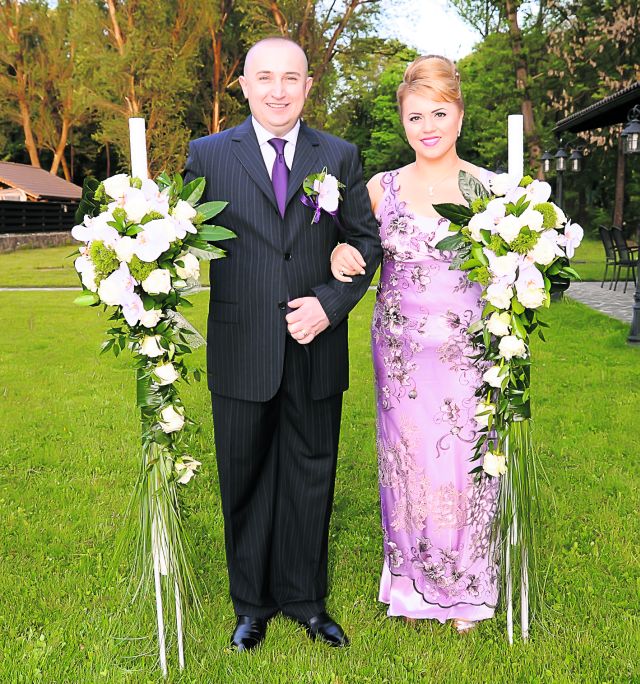 EXCLUSIV! Le-am dezbrăcat de... folclor! Vedetele muzicii populare românești, îmbrăcate altfel decât v-ați obișnuit să le vedeți - FOTO