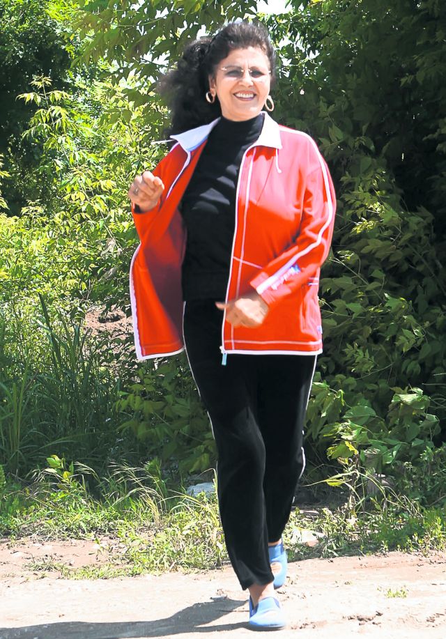 EXCLUSIV! Le-am dezbrăcat de... folclor! Vedetele muzicii populare românești, îmbrăcate altfel decât v-ați obișnuit să le vedeți - FOTO