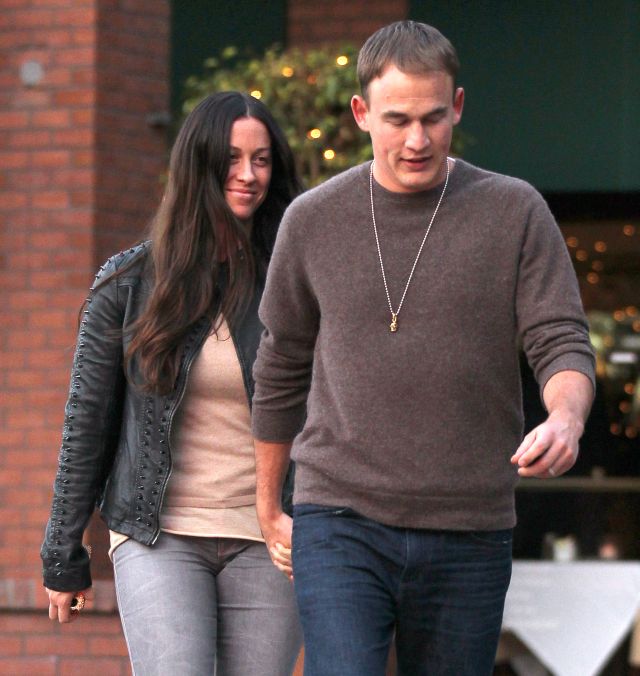 Îți mai amintești de Alanis Morissette? Cântăreața este greu de recunoscut la 38 de ani - FOTO