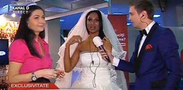 Laurette a îmbrăcat rochia de mireasă! Îi stă bine? - FOTO