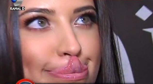 Credeai că le-ai văzut pe toate? Nici nu poți să-ți imaginezi ce face Antonia cu limba! FOTO