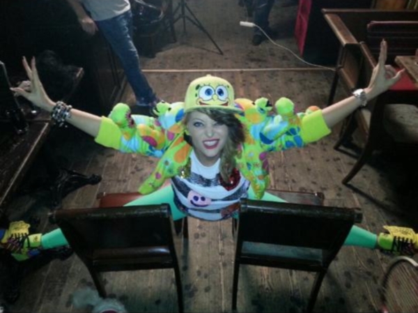 Delia Matache ÎL IMITĂ PE MIRCEA BADEA! Vezi cât de bine se descurcă | FOTO ÎN ARTICOL