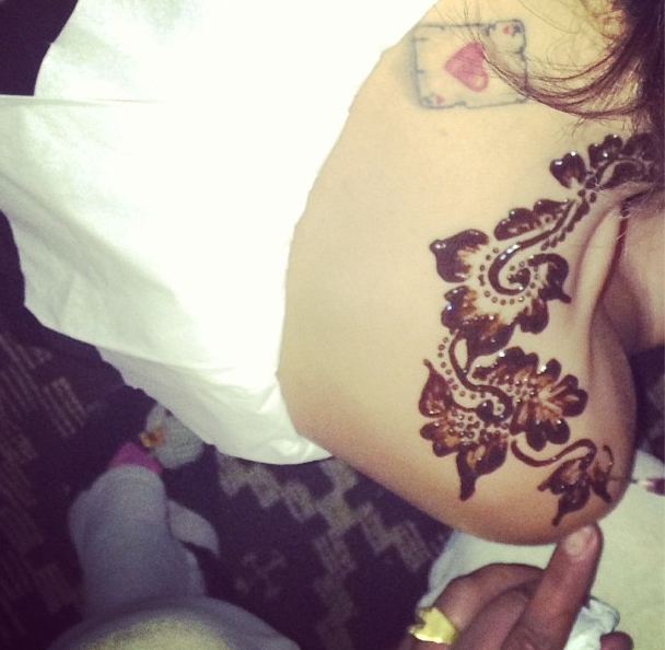 Inna ŞI-A TATUAT umărul drept! Uite cum arată artista | FOTO ÎN ARTICOL
