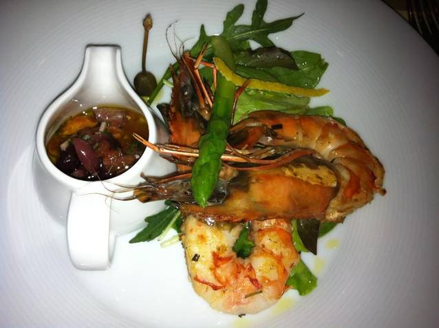 Iulia Vântur își menține silueta cu delicatese. Uite ce bine mănâncă!