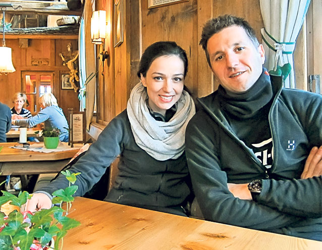 Vedete care s-au "combinat" la muncă