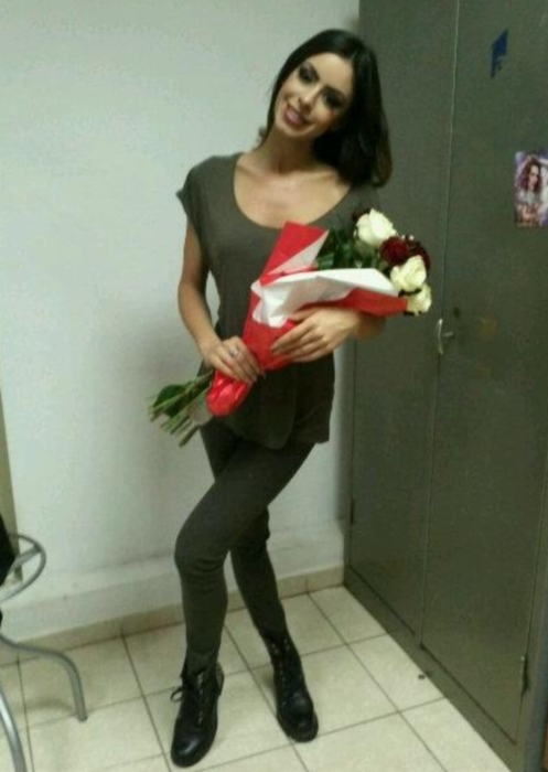 O FI ANOREXICĂ? O asistentă TV de la noi E NUMAI PIELE ŞI OS | FOTO