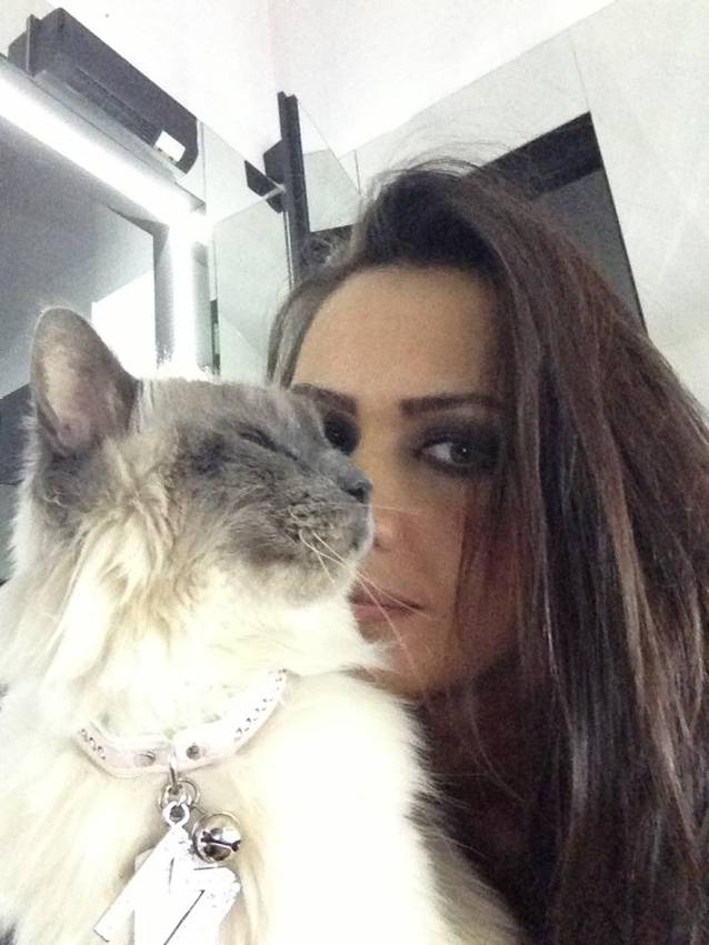 Oana Zăvoranu, MESAJ ÎNDUIOŞĂTOR pe Facebook!