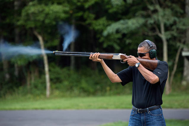 Barack Obama, TRĂGÂND CU PUŞCA! Uite FOTOGRAFIA FĂCUTĂ PUBLICĂ DE CASA ALBĂ