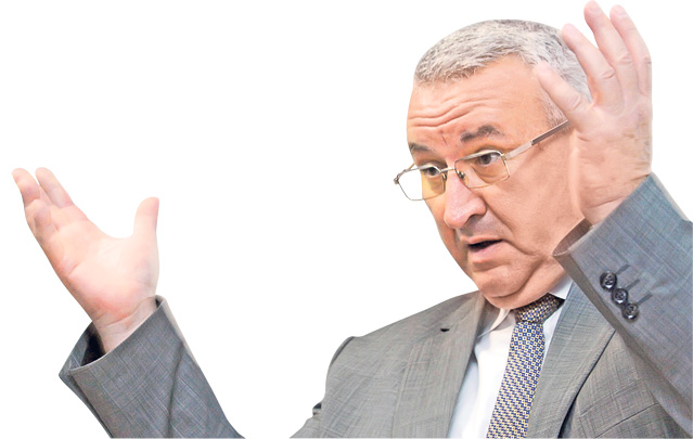 Doctorii sunt oripilaţi de conţinutul «medicamentului-minune» vândut de inginerul Ioan Istrate. Oamenii îşi pun viaţa în pericol consumând pilule cu seu de oaie