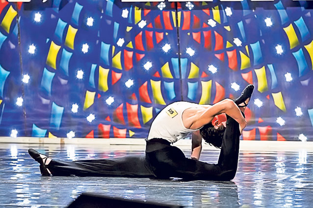 POVESTE CUTREMURĂTOARE | Gabriela Artene, femeia care a uimit România cu vocea ei de înger, şi-a găsit fetiţa moartă în pat!