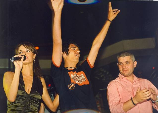 MACHIATĂ STRIDENT și cu BRETON! Îți mai amintești cum arăta Andreea Raicu în perioada în care prezenta "Big Brother"? | Fotografii de colecție